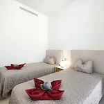 R-60-b Modern Apartment